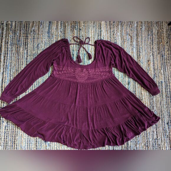 Embroidered Boysenberry Babydoll Tiered Dress M Swing Trapeze Knee Length - Picture 2 of 12